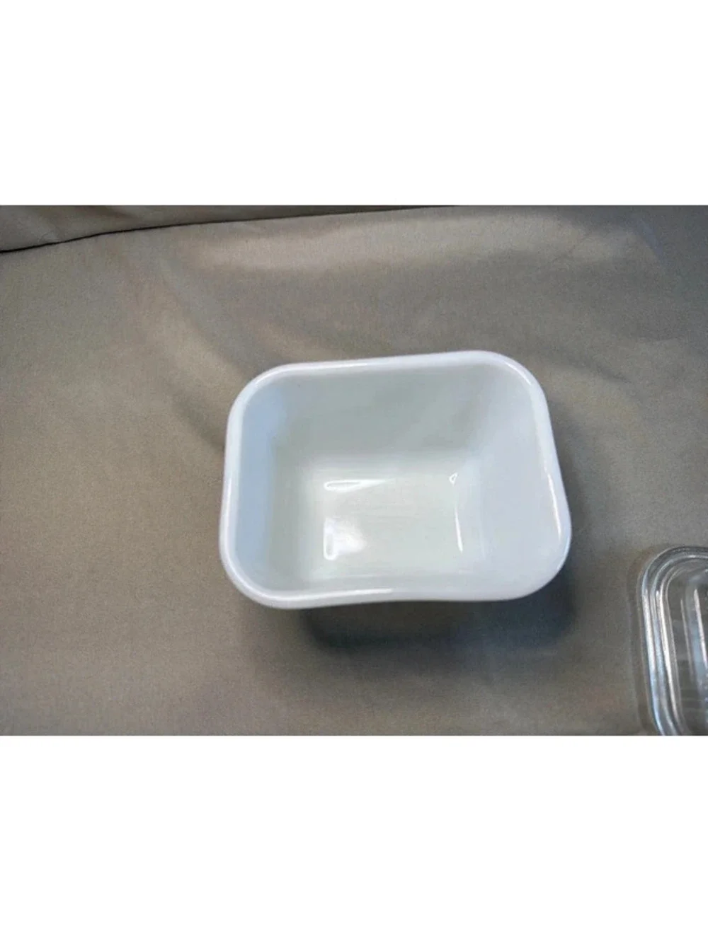 Vintage Pyrex Amish Butterprint Refrigerator Dish 501 w/Lid, - 1950's